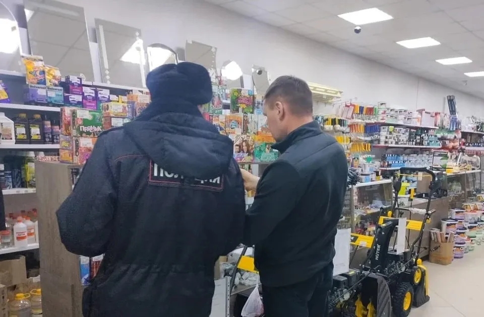 В Челябинской области изъяли опасную пиротехнику: полицейские проводят рейды по магазинам перед Новым годом