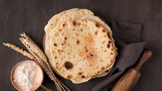 Самый простой рецепт хрустящих лепешек — вкуснее любого хлеба