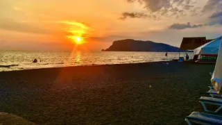 "Дешевле Сочи в два раза": назван лучший курорт на Черном море для отдыха в бархатный сезон