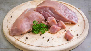 Мяса нет, одна лишь химия: Роскачество назвало россиянам бренд куриного филе, который покупать лучше не стоит