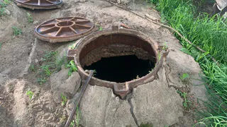В Магнитогорске спасатели извлекли из колодца тело пожилой женщины