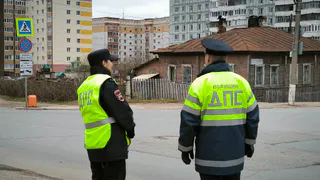 С 16 сентября начнут лишать прав за вождение без куртки: водителей ждет новый сюрприз