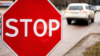 Ремонтные работы парализовали движение на улице Суворова в Магнитогорске