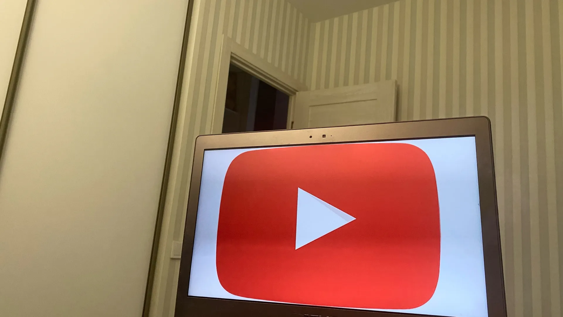 С сегодняшнего дня: YouTube шокировал всех россиян
