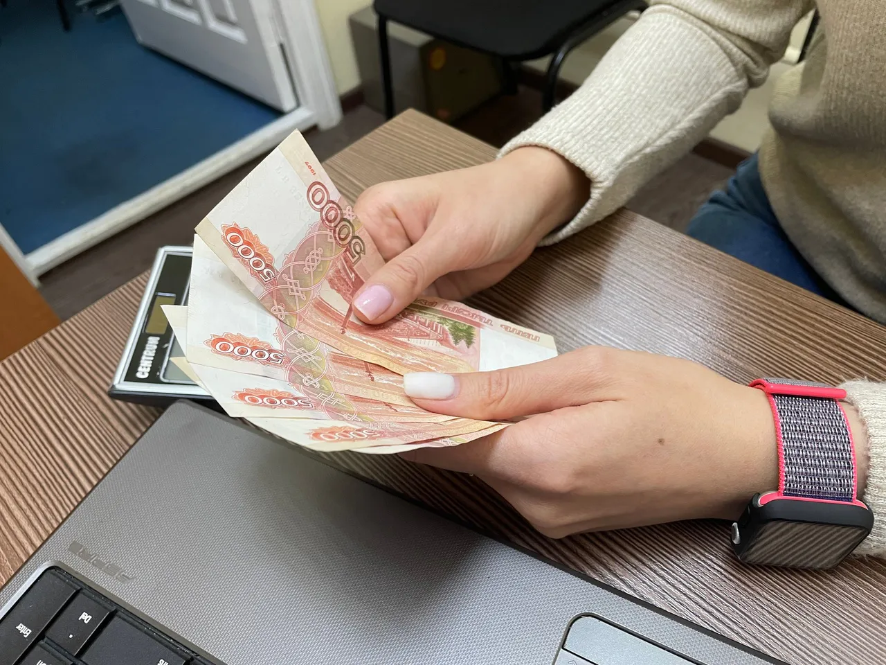 Магнитогорец взломал сейф в квартире своей пожилой родственницы