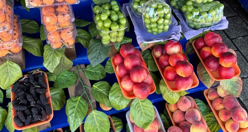 Это вредная ягода: а мы едим ее покупаем как деликатес, еще и детей угощаем