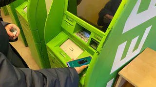 С завтрашнего дня: Сбербанк предупредил россиян о хранении денег на карте