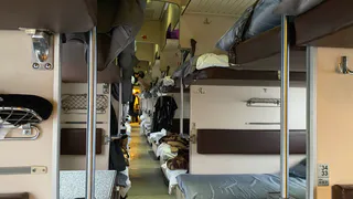 «Даже бесплатно в таком не поеду»: туристы объяснили, что не так в вагонах СВ — плацкарт покажется раем