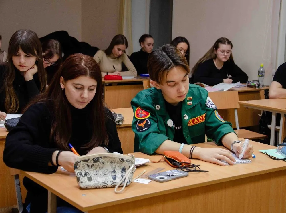 В педагогическом колледже Магнитогорска студентов учат на вожатых