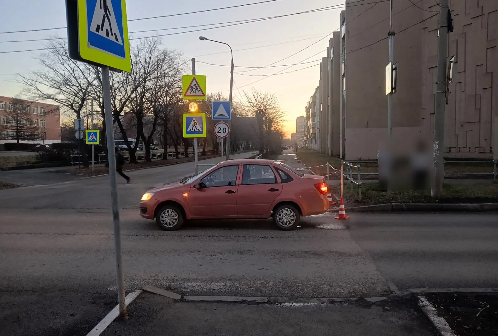 В Магнитогорске автомобиль сбил пенсионерку на пешеходном переходе