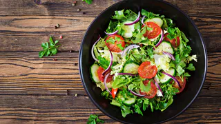 Салат "Гармония": лёгкий, вкусный и полезный за 10 минут — идеальный выбор для тех, кто ценит простоту