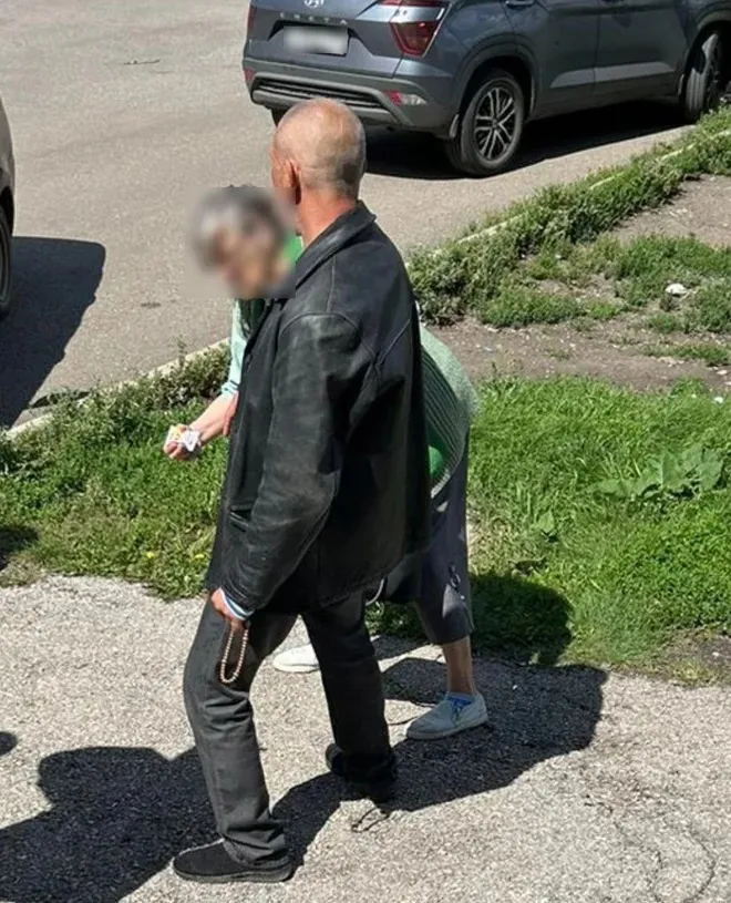 В Магнитогорске агрессивного посетителя наркодиспансера смогла утихомирить только мама