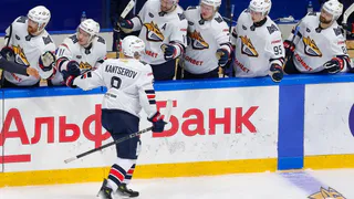 Выигрыш за секунду до сирены: "Металлург" вырвал победу у "Автомобилиста" в матче КХЛ со счётом 6:5