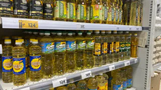 Химическая отрава в яркой бутылке: Роскачество назвало худшие бренды растительного масла