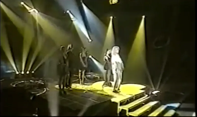 В 90-е припев этой песни знали почти все: сейчас даже название не вспомнят