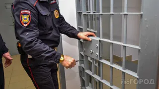 В Челябинской области ликвидирован наркопритон: 27-летняя девушка превратила свою квартиру в "наркотический клуб"