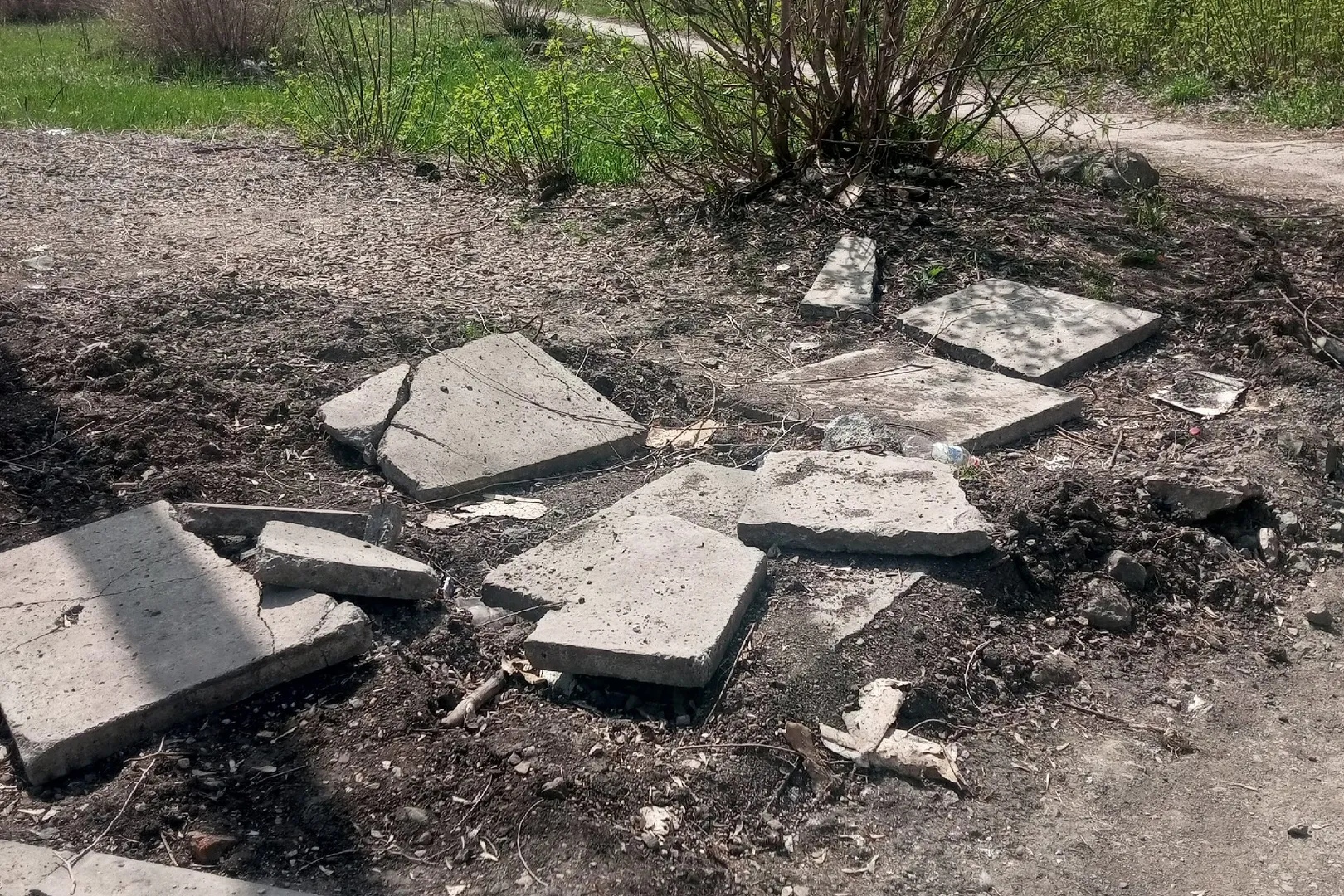 Проблемы с благоустройством по адресам Дружбы 13 и 11 вызвали недовольство жителей Магнитогорска