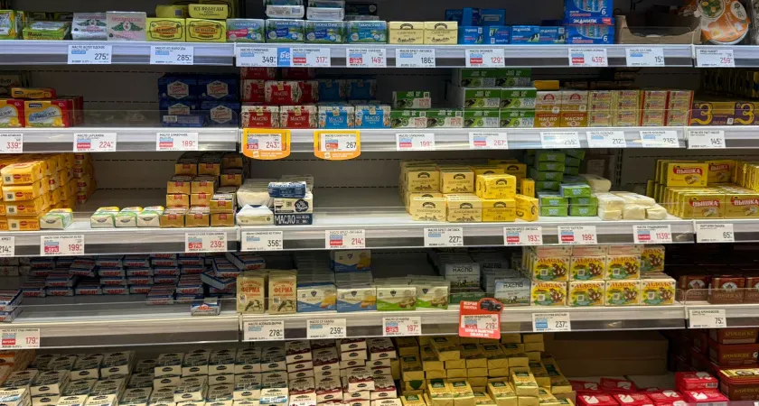 Знакомая продавщица из продуктового магазина поделилась советами: как правильно выбрать хороший маргарин для выпечки