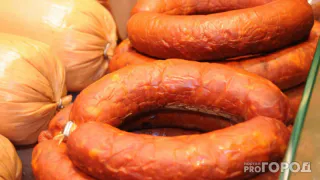 "Там натуральное мясо - смело берите": россиянам назвали самые лучшие марки колбасы