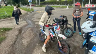 В Магнитогорске поймали двух подростков, которые гоняли на питбайках
