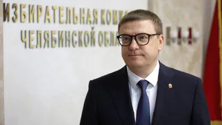 Губернатор Текслер поздравил уральских офицеров боевой авиации с выпуском