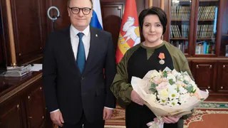 Алексей Текслер наградил Ингу Оболдину медалью «За заслуги перед Челябинской областью»