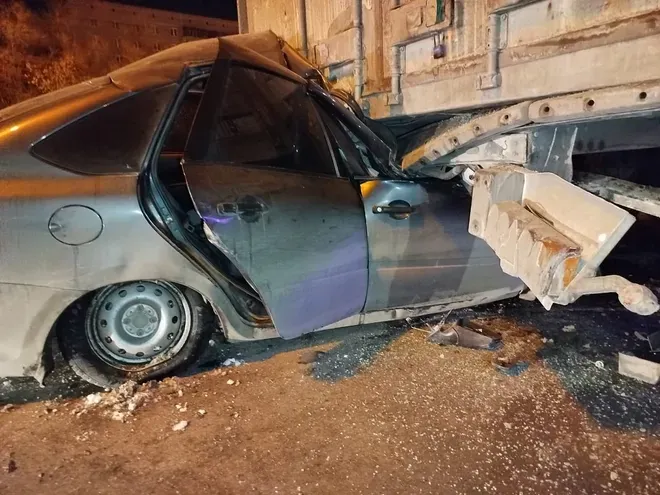 Под Магнитогорском в ДТП погибли два человека в "Гранте", которая была угнана