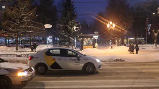 В Госдуме хотят ограничить рост цен на такси в часы пик