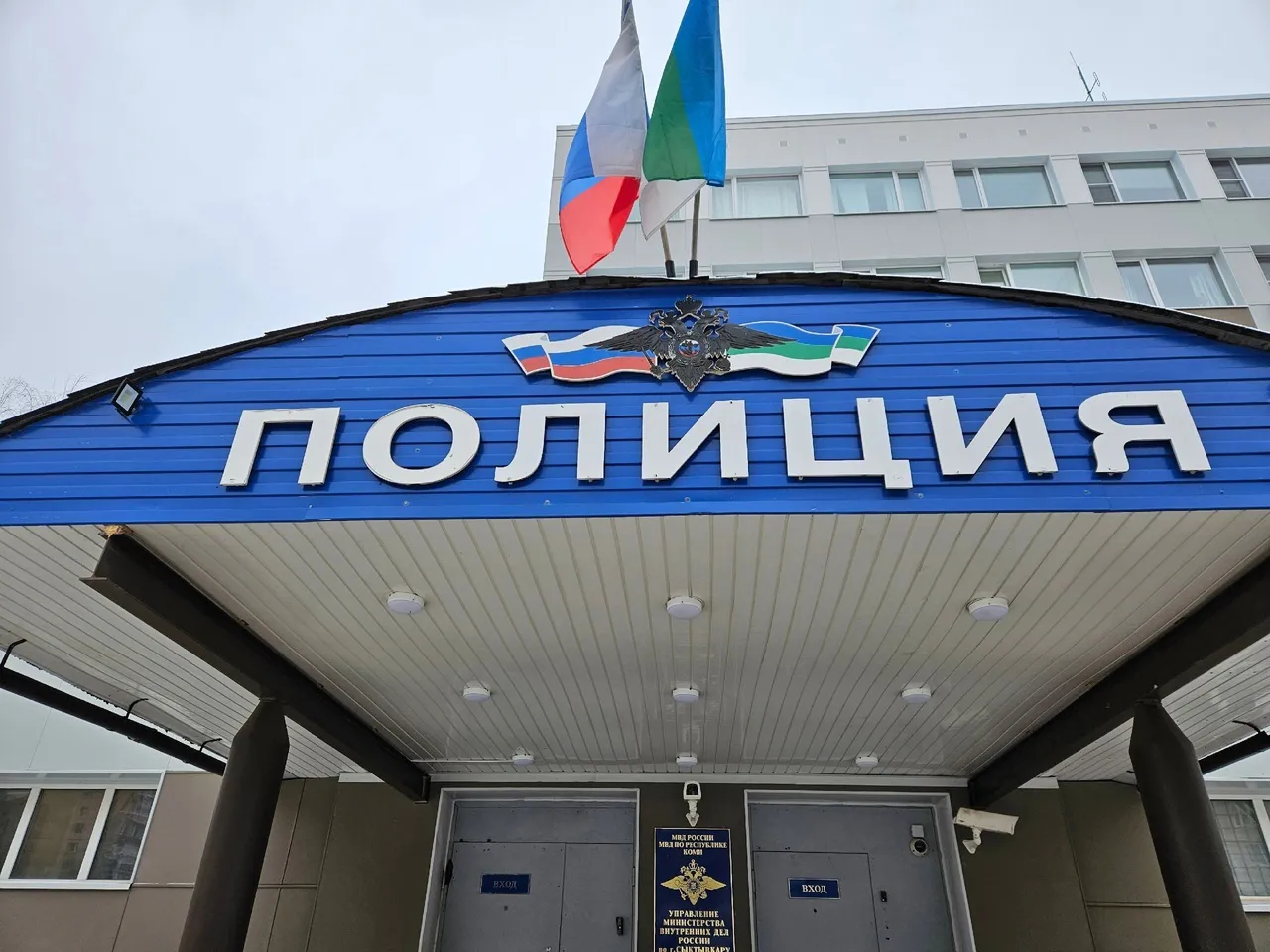В Магнитогорске мать девочки-подростка напала на инспектора ПДН