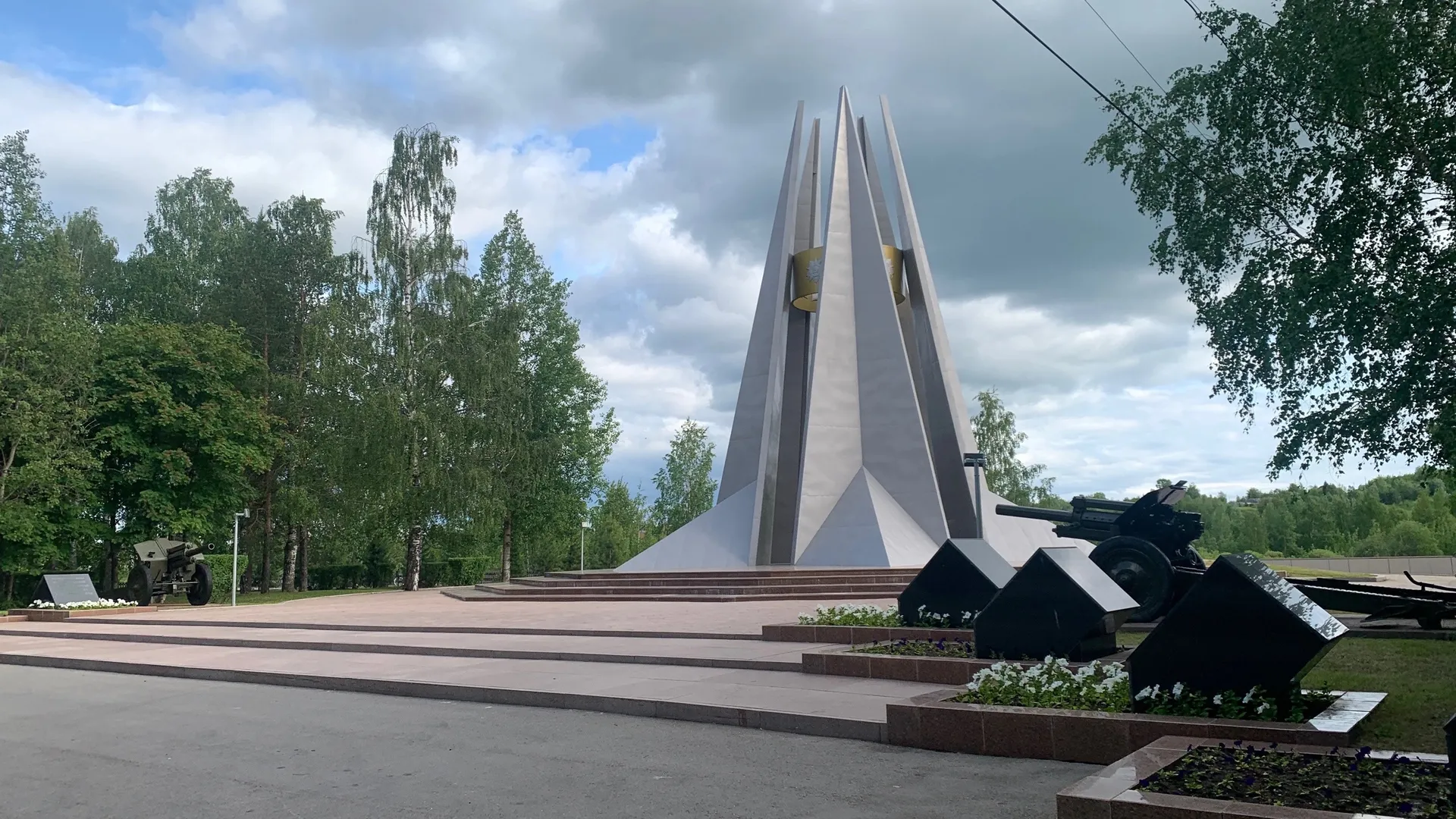 Школьники и ветераны Магнитогорска прошли «Маршрутом памяти»