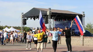 День России в Магнитогорске: народные гуляния, концерты и баттлы на набережной Урала