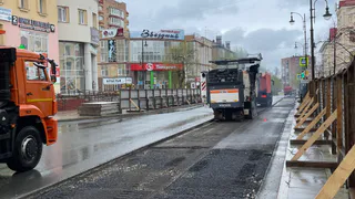 В Магнитогорске продолжаются работы по ямочному ремонту асфальтового покрытия