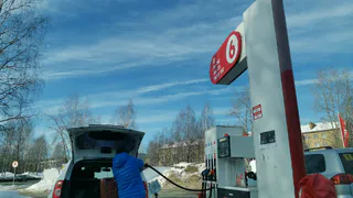 Челябинская область поднялась на четвертое место по низким ценам на бензин