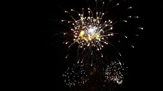 В Новый год в Челябинске фейерверк взорвался среди толпы зрителей