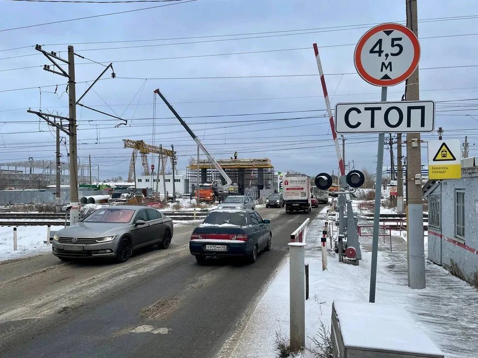 Строительство путепровода в поселке Челябинской области идет с опережением графика