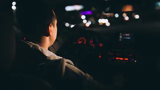 Как сэкономить на такси в Новый год: челябинский таксист поделился советами по выбору выгодных часов для поездок