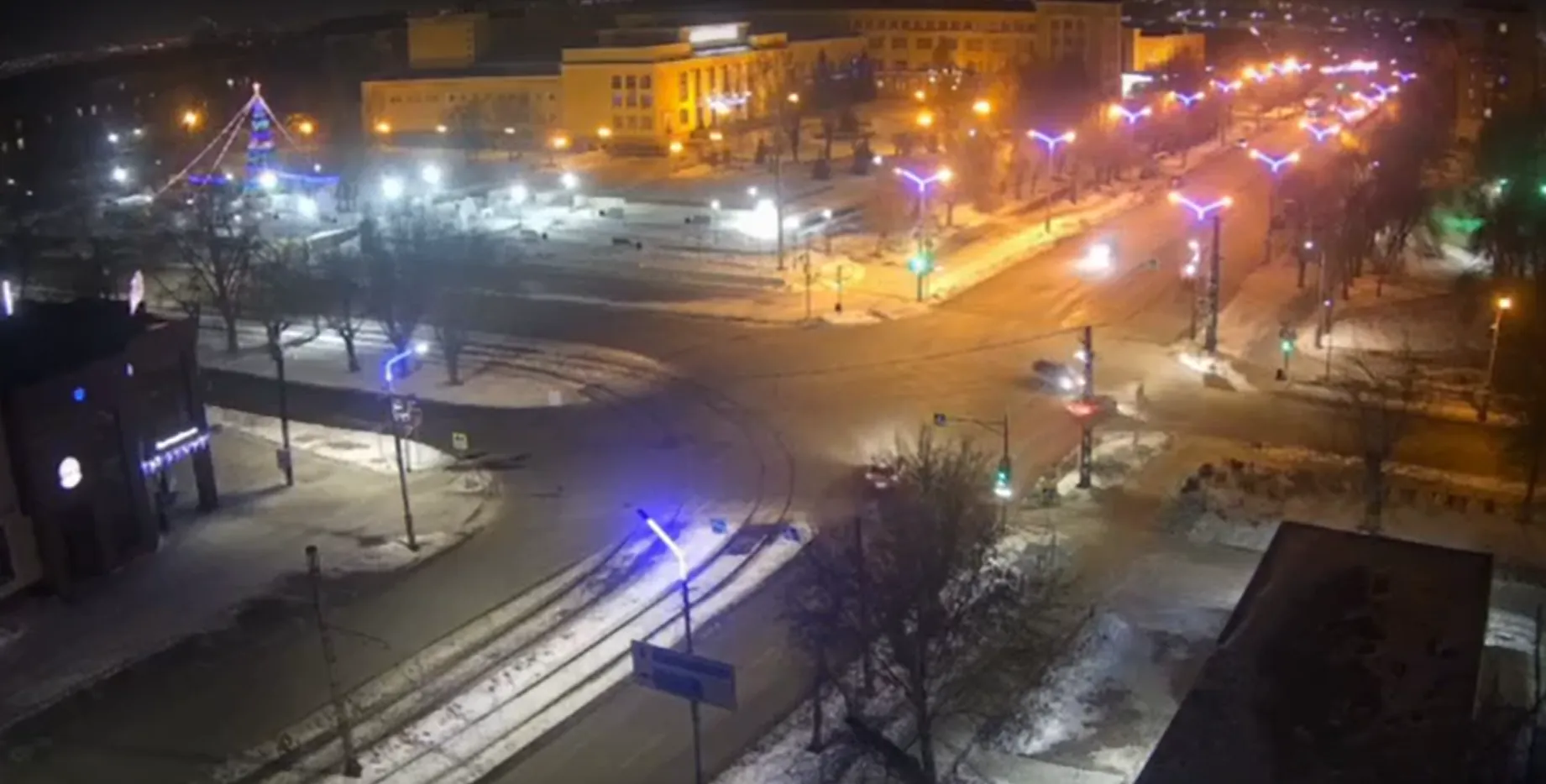 В Магнитогорске "Лада Гранта" врезалась в столб