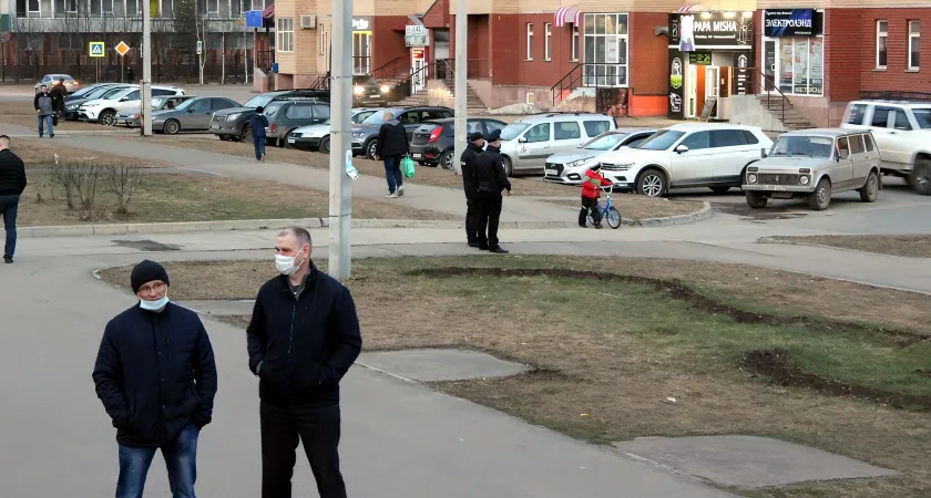 Попадут в денежный поток: Глоба назвал знак, которого ждет прибыльная полоса в мае