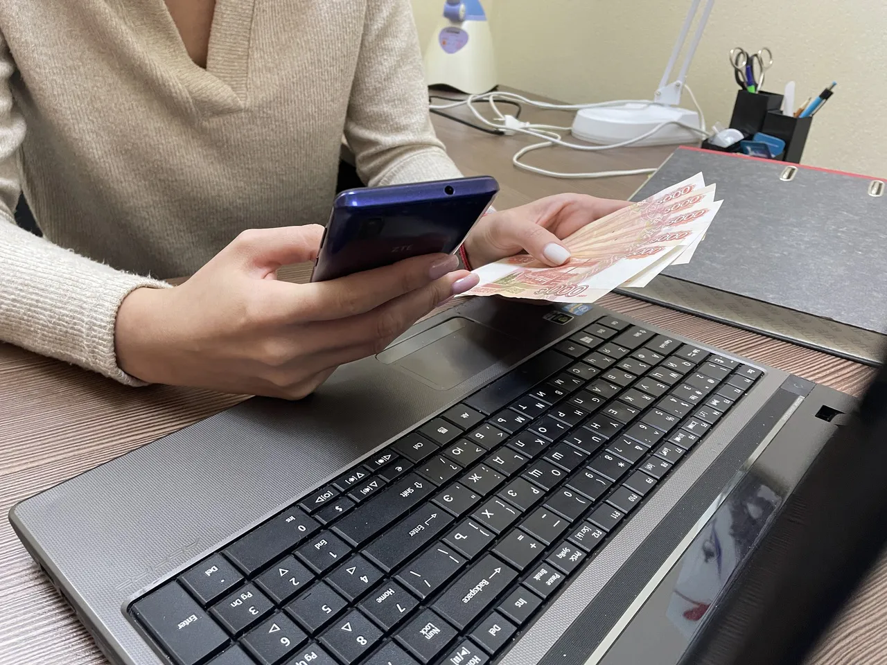 В Магнитогорске женщина хотела заработать на удаленке, а потеряла более 600 тысяч рублей