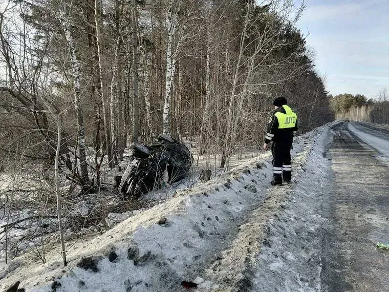 На Урале инспекторы ДПС открыли стрельбу по колёсам автомобиля, в котором находился ребёнок