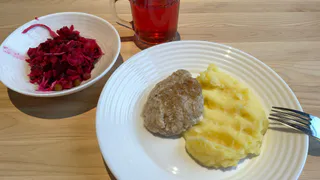 Всего один ингредиент, и котлеты становятся очень сочными и вкусными. Есть у каждого кухне