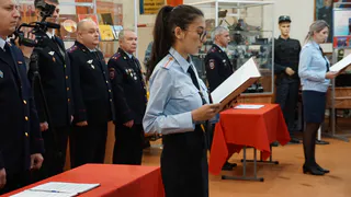 В Магнитогорске торжественно привели к присяге 24 новых сотрудника полиции