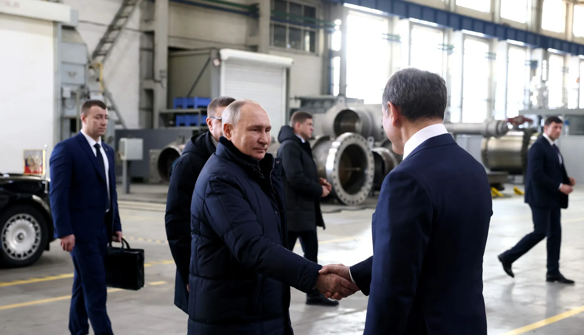 Путин лично увидел производство роботов в Челябинской области